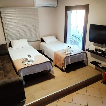 Happinest Private With Jacuzzi דירה Kálymnos