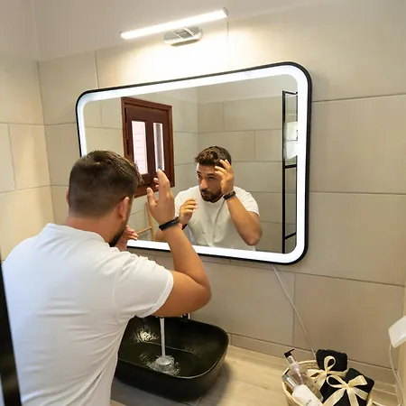 Happinest Private With Jacuzzi דירה