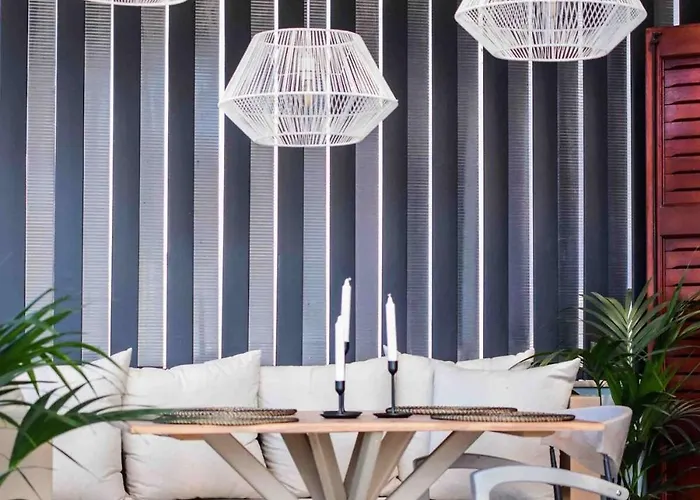 Happinest Private With Jacuzzi